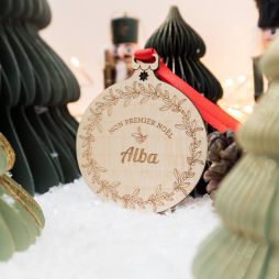 Boules de Noël en bois gravées